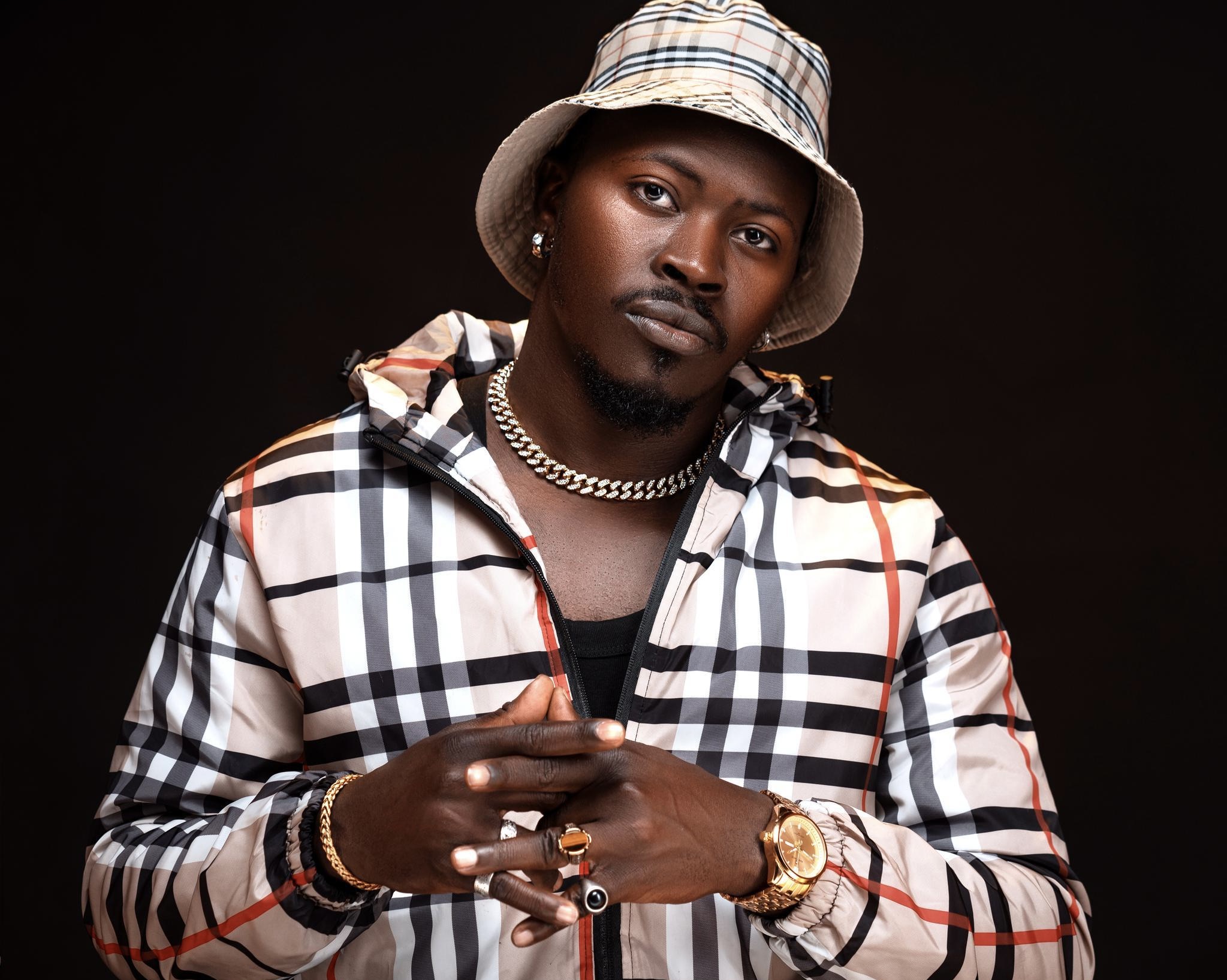 Talented Singer/Rapper "Fenrico" Drops Walayira Music Video